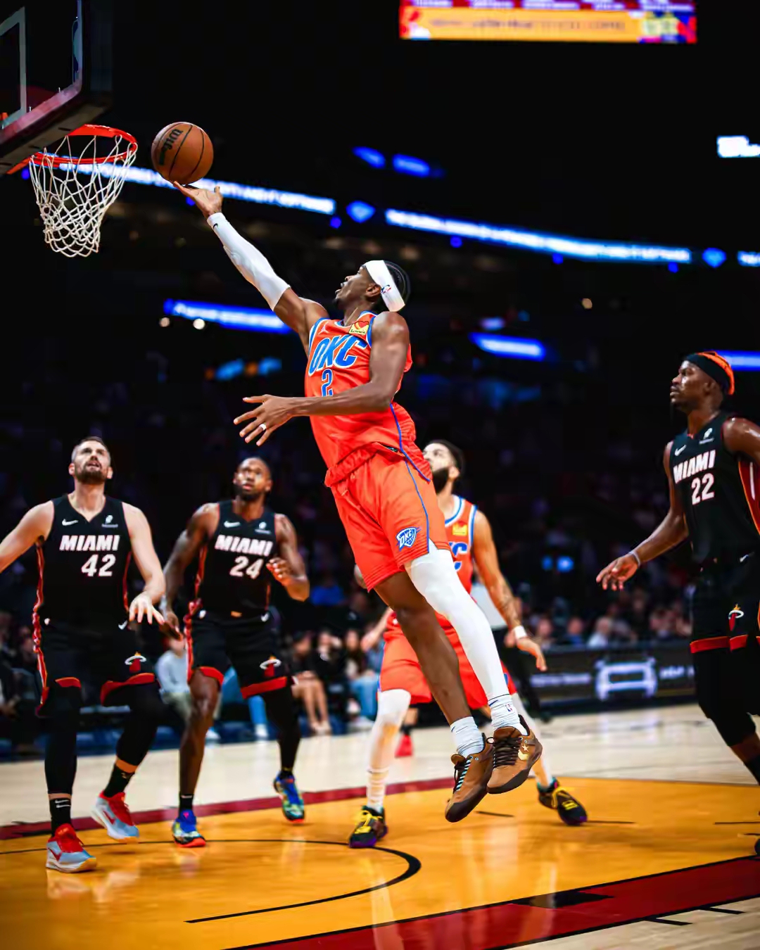迈阿密热火训练开放日，赛前篮板制胜引欢呼，NBA常规赛在即，训练强度明显提升的简单介绍