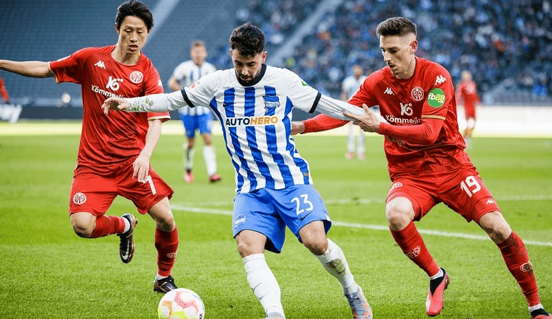 包含曼联围绕德国杯状态回暖集结日犹他爵士备战CBA季后赛，加时末段切尔西调整名单以备CBA季后赛直接炸裂的词条